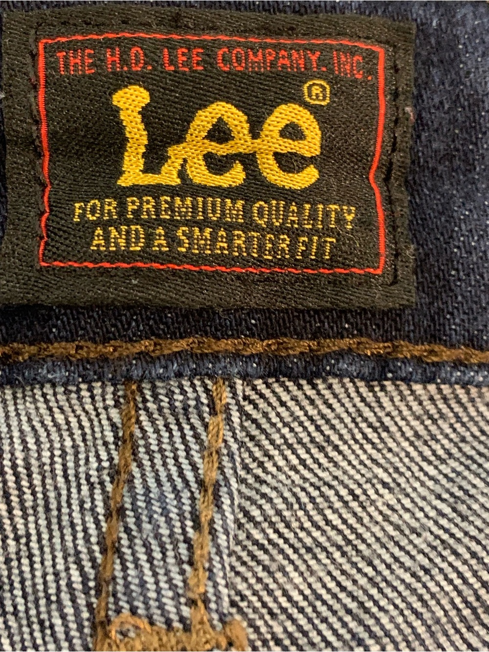 Lee, Mid-Rise Straight Leg Deep Indigo Jeans. Size 16Short/Petite - Picture 5 of 7
